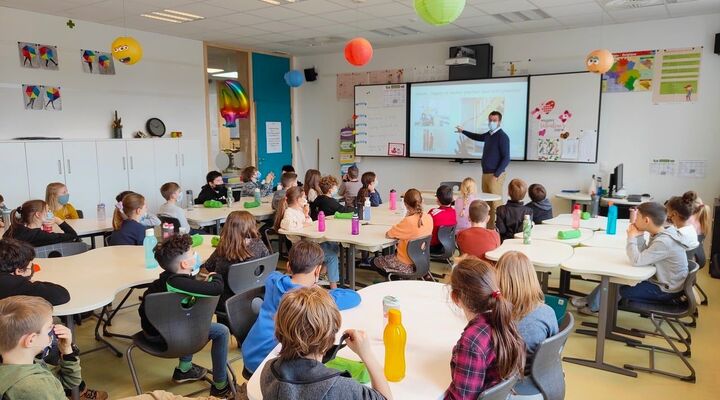 Collega Koen bij op bezoek bij Basisschool Lillo's Klavertje