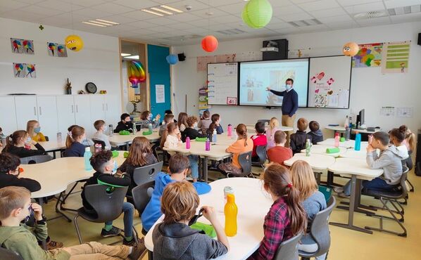 Collega Koen bij op bezoek bij Basisschool Lillo's Klavertje