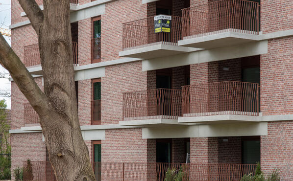 Welkom in het prachtige woonproject van Dorpsdreef in Zonhoven. Dit is niet zomaar een BEN-appartement, maar een échte thuis voor jou en je geliefden. Het is een plek waar je kan ontspannen en genieten van het leven in alle rust en comfort.

Het appartem