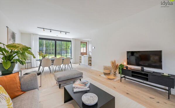 Ontdek binnenkort de ultieme woonervaring in onze toekomstige modelwoning in het project Hof ter Laak te Koersel. Deze prachtige woning wordt volledig afgewerkt en ingericht als kijkwoning, waarbij elk detail zorgvuldig is uitgedacht om jouw ideale woning